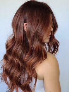 These Hair Color Trends Are Going To Be Everywhere For Fall 2024 Auburn Copper Hair Balayage, Scene Hair Colors, Mommy Hairstyles, Hair Color Caramel, Ginger Hair Color, Caramel Hair, Spring Hair Color, Hair Color Auburn, Trendy Hair Color