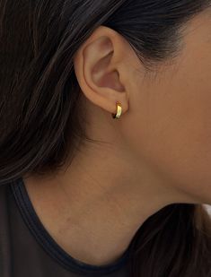 Our ESSENTIAL small huggie earrings are a must-have for every closet. Lightweight and versatile, you can style them with other earrings to create your own unique ear stack, or let them shine on their own! QUALITY INGREDIENTS: 18K gold over sterling silver, or sterling silver DIMENSIONS: 12 mm huggies, 4 mm thickness [newcontentsection] HOW TO STYLE YOUR LOOK SHARE YOUR JEWELRY+FOOD ART Small Earrings Gold, Huggie Earrings Gold, Huggie Earrings Silver, Small Gold Hoop Earrings, Minimalist Earrings Gold, Small Gold Hoops, Mini Earrings, Ear Stack, Mini Hoop Earrings