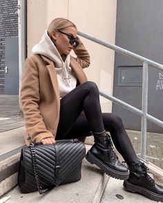 Doc Martens Outfit, Mode Casual, Mode Inspo, Casual Winter Outfits, Outfit Inspo Fall, Autumn Outfit, Outfits Casual, Doc Martens, Mode Inspiration