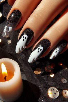 Cute Halloween nail art ever Halloween Korean Nails, Black Halloween Nails, Spooky Nails, Halloween Manicure, Colourful Nails, Halloween Nails Easy, Cute Halloween Nails, Black Designs, Punk Nails