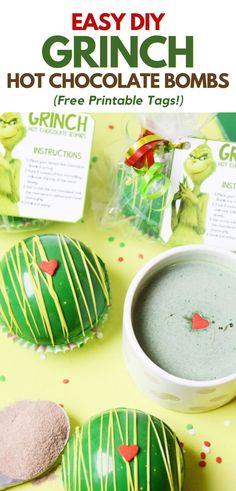 These Grinch Hot Chocolate Bombs are perfect for Christmas! Make your own DIY Christmas hot chocolate or give them as hot chocolate gifts! Free gift tag printable included! Grinch Hot Cocoa, Green Hot Chocolate, Grinch Hot Chocolate, Grinch Night, Hot Chocolate Christmas, Diy Hot Chocolate, Hot Chocolate Cocoa, Hot Chocolate Gifts, Bombe Recipe