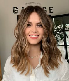 Light Brown Balayage, Hair Color Light Brown, Light Hair Color, Wavy Hairstyles, Hair Color And Cut, Brown Hair With Highlights, Hair Color Balayage, Hair Inspiration Color