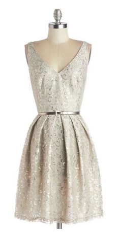 sweet & sophisticated Brocade Dress, Retro Vintage Dresses, Silver Belt, Moda Chic, Belt Dress, Mod Dress, Party Looks, Ball Dresses