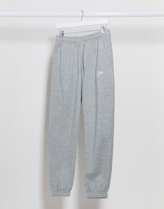 Joggers by Nike This item is excluded from promo Elasticated waist with internal drawcord Side pockets Swoosh logo embroidery Single back pocket Fitted cuffs Relaxed fit Loose cut, regular on the waist Nike Cuffed Sweatpants Women, Nike Grey Sweatpants, Jogging Nike, Grey Nike Sweatpants, Air Max 90s, Cuffed Sweatpants, Men Loungewear, Cute Nike Outfits, Grey Sweats