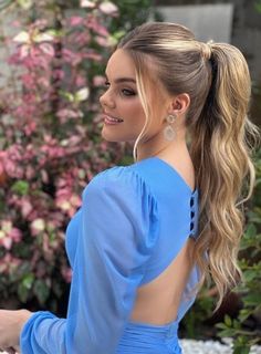 Soft High Ponytail Hairstyles, Hair Up Curled Ponytail, Hair Model For Wedding Guest, Hair Styles In Ponytails, Ponytail Fancy Hairstyles, Hair Model For Wedding, Wedding Hair Styles For Bridesmaids, Up Styles For Medium Hair, Hair Ponytail Styles Wedding