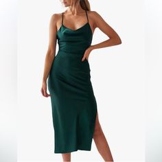 Never Worn!!! Size Small Green Satin Dress!!! Beach Evening, Cocktail Beach, Backless Long Dress, Backless Evening Dress, Satin Dress Long, Satin Evening Dresses, New Years Dress, Dress Cocktail, Satin Midi Dress