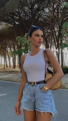 Body Plus Size, Modele Fitness, Jean Short Outfits, Outfit Chic, Jumpsuit Outfit, Summer Fashion Outfits, Lookbook Outfits