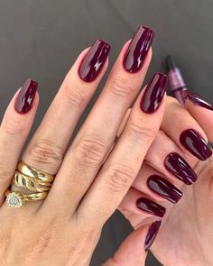 Dark Colours Nails, Burgundy Gradient Nails, Umber Nails, Fall Berry Nails, Dark Coffin Nail Ideas, Classy Nail Ideas, Plum Nails, Maroon Nails