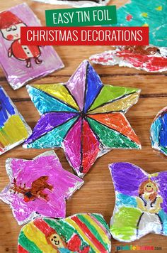 paper plate christmas decorations on a table with text overlay that reads easy tin foil christmas decorations