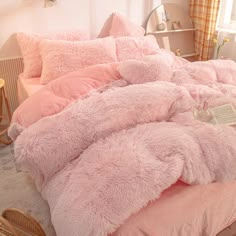 Light pink fluffy soft plush bedding set faux fur duvet cover soft girl aesthetic bedding ليلو وستيتش, Cozy Bedding Sets, Plush Bedding, Velvet Bedding Sets, Velvet Duvet, Soft Coral, Dekorasi Kamar Tidur, Blanket Cover, Dreamy Room