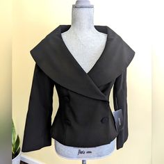 Nwt Zara Blk Short Tuxedo Style Women's Jkt With Beautiful Neckline That Can Be Worn Multiple Ways, Wonderful Quality Material And Many Details, Such As The Split Cuffs. Sz S Zara Jackets Women, Brandy Jacket, Zara Tweed Blazer, Long Blazer Coat, Zara Denim Jeans, Zara Puffer, Elbow Patch Blazer, Cut Blazer, Black Leather Vest