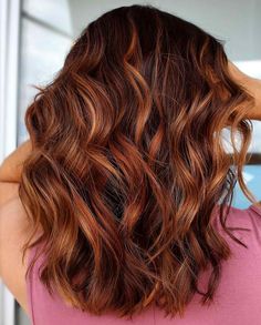 Top 10 Fall Hair Colors of 2021, According to Colorists this Autumn Pretty Red Hair, Fall Hair Color Trends, Hair Color Auburn, Strawberry Blonde Hair, Hair Affair, Winter Hair Color, Hair Color And Cut, Auburn Hair, Red Hair Color