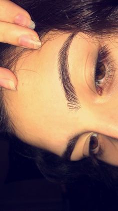 Natural brows Long Eyebrows, Eyebrows Goals, Arch Brows, Eyebrow Design