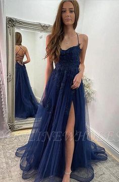 Babyonlinewholesale propose Robe de bal en tulle bleu marine avec fente sur le devant et bretelles spaghetti au prix le plus bas de Comme Sur L'image,blanc,ivoire,rose,rose bonbon,rose perle,rose poudré,incarnadin,rouge,fuchsia,bordeaux,chocolat,brun,or,champagne,orange,jaune,jonquille,aubergine,violet,lilas,lavande,bleu ciel,bleu,bleu océan,bleu royal,bleu encre,marine foncé,noir,argent,bleu foncé,vert jade,vert trèfle,vert herbe,vert menthe,Dentelle à Aligne au sol eux. Superbe mais abordable Sweep Train Prom Dress, Dark Red Dresses, Red Dresses Classy, Corset Dress Prom, Silk Wedding Dress, Mermaid Bridesmaid Dresses, Lace Prom Dress, Light Blue Dresses, Dresses Royal