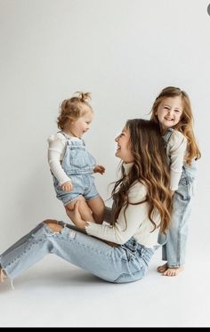 Mom Daughter Photography, Mom Daughter Photos, Mommy Daughter Photoshoot, Daughter Photo Ideas, Mother Baby Photography, Boho Mother, Mother Daughter Photoshoot