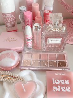 Koleksi Makeup, Makeup Contouring, Fancy Makeup, Pretty Skin Care, Pretty Skin, Pink Girly Things, Pink Makeup, Makeup Items, Makeup Designs