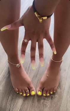 Holiday Toe Nails Summer, Neon Yellow Toes, Yellow Pedicure Toenails, Finger And Toe Nail Combo, Matching Nails And Toes For Summer, Nails And Toes Set, Nails And Toes Matching Ideas, Nail And Toes Matching Ideas, Nails And Feet Set