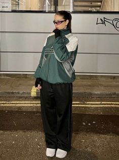 Nike Tracksuit Outfit Women, Nike Tracksuit Outfit, Aesthetic Windbreaker, Street Sport Style, Athleisure Full-length Parachute Pants For Streetwear, Oversized Green Windbreaker For Streetwear, Winter Fits Streetwear, High-waisted Cargo Style Parachute Pants For Streetwear, Tracksuit Outfit Women