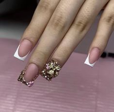 Short Nails Bling, Baddie Short Nails, Iphone Texts, Quinceanera Nails, Colored Acrylic Nails, Girly Acrylic Nails, French Tip Acrylic Nails, Simple Acrylic Nails, Classy Acrylic Nails