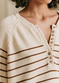 Organic cotton jumper with long slightly puffed sleeves;Round neckline closed by a button placket;Length from shoulder 55 cm / 21.6 in (for a S) Style Roots, Loose Jumper, Cotton Jumper, 2022 Fashion, Knitting Machine, Women Sleeve, French Girl, Winter 2024, Girl Style