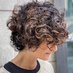 Very Short Layered Bob, Curly Hairstyles For Older Women, Cute Short Curly Hairstyles, Short Layered Bob, Choppy Bob Hairstyles For Fine Hair, Hairstyles For Older Women, Short Curly Hairstyles, Short Shag Haircuts, Choppy Layers