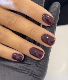 Pinotage Nails, Manicure Ideas For Natural Nails, Gel Nails Natural Nail, Short Chic Nails, Short Nail Inspo Fall, Short Manicure, Simple Manicure, Natural Nails Manicure