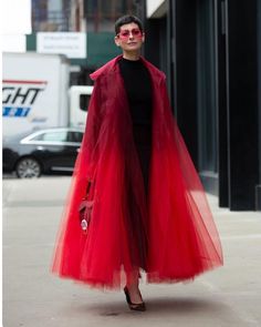 Fashion Media, Looks Street Style, Red Coat, Mode Inspo, Looks Style, Mode Inspiration, Kuala Lumpur, Fashion Week Spring, New York Fashion Week