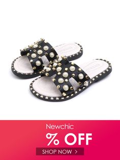 Pearl Slippers, Flat Slippers, Comfy Flats, Comfy Slippers, Flat Slipper, Palm Beach Sandals, Chic Clothes, Fashion Chic, Clothes Online