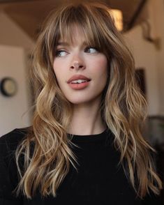 Effortless Textured Wispy Fringe Bangs With Highlights, Oval Face Bangs, Wispy Fringe, Feminine Hairstyles, Textured Bangs, Change Hair, Hair Adviser, Blonde Hair Looks