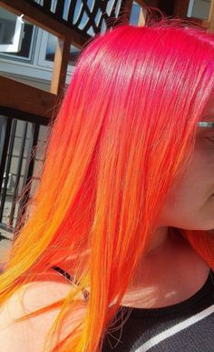 Sunset Hair Dye Ideas, Pink Into Orange Hair, Pink And Orange Hair Ombre, Pink Orange Ombre Hair, Pink Red Orange Hair, Red And Peach Hair, Sunset Hair Dye, Orange To Pink Hair, Hot Orange Hair