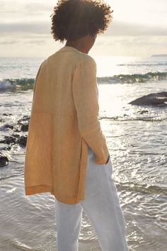 Yarn-dyed linen in Honey.