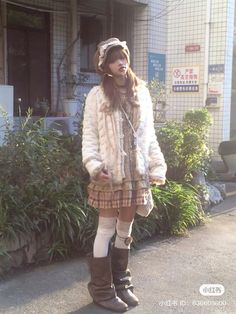 Winter Outfits Harajuku, Over Dressed Outfit, Winter Fashion 2000s, Shoujo Fashion Winter, Winter Mori Kei, Himekaji Outfits Winter, Himekaji Winter Outfits, Mori Kei Dti Outfit, Outfit Ideas Victorian