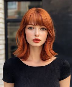 Birdwatcher Fall Bob using Blunt Bangs Auburn Hair Color Beauty Red Lob With Bangs, Copper Lob With Bangs, Bangs Auburn Hair, Copper Bob With Bangs, Copper Hair With Bangs, Copper Bob Hair, Golden Copper Hair, Fall Bob, Copper Bob