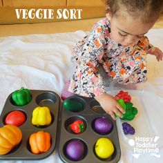 100+ Easy Activities for 1 Year Old Toddlers - Happy Toddler Playtime Autumn Eyfs Activities, Nanny Crafts, Autumn Eyfs, Preschool Letter Crafts, Thanksgiving Activities Preschool, Table Activities