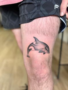 orca / killerwhale tattoo over knee. done by Jason at African Gangster Tattoo in Hermanus, WC, South Africa Killer Whale Tattoo, Whale Tattoo, Whale Tattoos, Killer Whale, Killer Whales, American Traditional