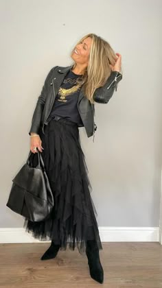 Style Black Tulle Skirt, Black Skirt Rock Outfit, Outfit With Tulle Skirt, Tulle Skirt And Cowboy Boots, Tulle Skirt Black Outfits, Style Tulle Skirt Outfit, Tulle Skirts For Women, Styling Tulle Skirt Outfit, Styling Tulle Skirt