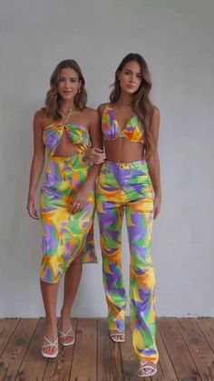 Miami Vice Party Outfit, Miami Vice Party, 80s Aesthetic Outfits, Colorful Outfits Aesthetic, Neon Party Outfits, Disco Party Outfit