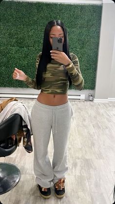 Lounge Outfits, Winter Arc, Clothing Aesthetic, Chill Fits, Fit Ideas, Cute Jeans, Modest Fashion Outfits, Sneakers Outfit