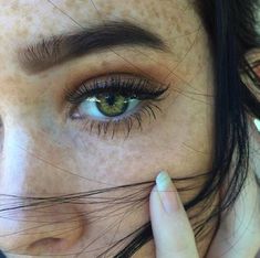 Eye References, Make Up Mata, Makeup Looks For Green Eyes, Makeup Shades, Emerald Eyes, Makijaż Smokey Eye, Celebrity Makeup Artist, Drawing Inspo