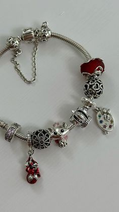 How To Make Pandora Bracelets, Heart Pandora Charm, Pandora Silver Charm Bracelet, Pandora Bracelet White, Pandora Bracelet With Charms, Pandora Bracelet Outfit, Cute Pandora Charms, Pandora Charm Bracelet Ideas, Pandora Charm Bracelet Aesthetic