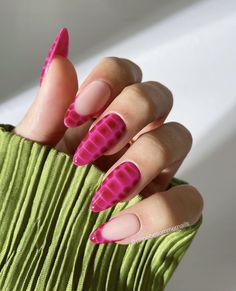 Nails For Summer, November Nails, Pink Snake, Round Nails, Nail Swag, Nails Almond, Nails 2024, Fire Nails, Funky Nails