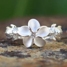 Hawaiian Silver Two Honu Turtles Plumeria Flower Cz Wedding Ring Band 8Mm Sr2321 Nature-inspired Flower Wedding Rings, Adjustable White Flower Promise Ring, White Flower Ring For Promise, Silver Flower Charm Ring For Wedding, Flower Charm Rings For Wedding, Wedding Rings With Flower Charm, Silver Flower Ring For Promise, Silver Promise Flower Ring, Plumeria Jewelry