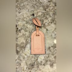 Louis Vuitton Luggage Tag Tag 4rm Lv Santa Monica Damier Ebene Crossbody Bag Pink Brand New! Size : Small Stud To Latch Strap Together Open To Offers Louis Vuitton Luggage Tag, Louis Vuitton Luggage, Louis Vuitton Pink, Louis Vuitton Accessories, Pink Brand, Damier Ebene, Luggage Tag, Santa Monica, Luggage Tags