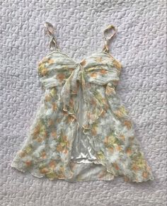 Summer Halter Tops Outfit, Garden Dress Aesthetic, Summer Coquette Outfits, Coquettecore Aesthetic, Hyperfeminine Outfit, Earthy Coquette, Hyperfeminine Aesthetic, Floral Top Outfit, Tiny Tops