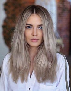 Blonde Hair For Pale Cool Skin, Blonde Hair For Pail Skin, Heavy Root Blonde, Cool Bleached Hair, Low Maintenance Ash Blonde Hair, Bayalage Vs Highlights, Ash Beige Blonde, Mushroom Blonde Hair, Ash Blond