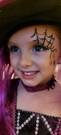 Witch make up Halloween Easy Kids Pretty make up Kids Halloween Witch Makeup, Kid Witch Face Paint, Halloween Makeup Kids Witch, Witch Face Painting Kids, Kids Zombie Makeup Girl, Witch Face Painting Ideas, Witches Face Paint, Halloween Makeup Witch Kids, Witch Face Paint Kids Easy