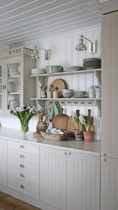 the kitchen is clean and ready to be used for cooking or baking, as well as other things