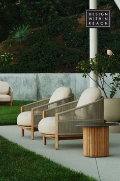 modern outdoor lounge chairs from design within reach on outdoor patio surrounded by green grass and flowers Outdoor Occasional Chair, Exterior Seating, Modern Porch, Deck Supports, Modern Outdoor Living, Outdoor Lounge Chairs, Soft Chair, Outdoor Lounge Chair, Lounge Chair Design