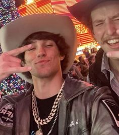 T Parker, Hot Bull Riders Rodeo Cowboys, Tristan Parker, Payden Bray, Morgan Wallen Song Quotes, Jb Mauney, Pbr Bull Riders, Parker Mccollum, Ice Cream Hair