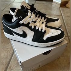 Super Cool Split Design Jordan’s Women’s Size 8 Like New Condition Only Worn A Couple Times Comes With Box And Extra Laces Willing To Negotiate, Send Me An Offer! Womens Air Jordan 1, Womens Air Jordan, Womens Air Jordans, Split Design, Womens Jordans, Air Jordan 1 Low, Jordan 1 Low, Couple Time, Shoes Womens